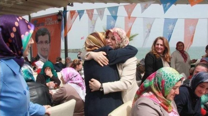 K&ouml;seoğlu, Kadın Se&ccedil;menlerin Kendilerini "yok" Sayanlara Ders Vermesini İstiyor