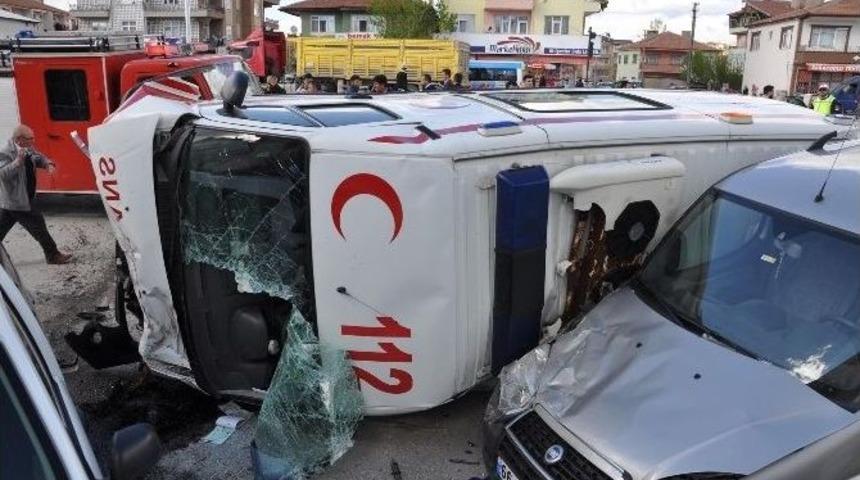 Yozgat&rsquo;ta Ambulansın Karıştığı Kazada 1 Kişi &Ouml;ld&uuml;, 3 Kişi Yaralandı
