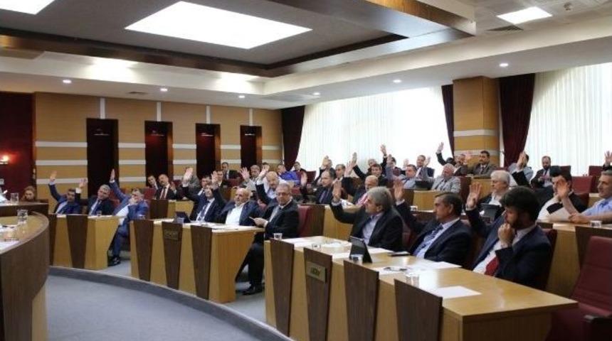 Mecliste Serdivan G&ouml;lpark G&ouml;r&uuml;ş&uuml;ld&uuml;