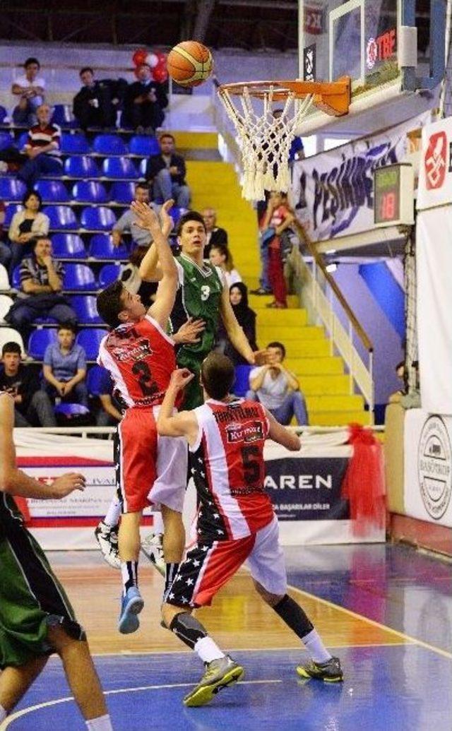 Karesi’de Dostluk Galip Geldi