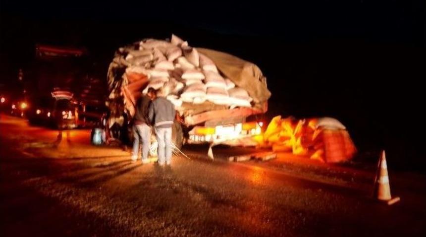 Kızılcahamam&rsquo;da Tır Kazası ; 1 Yaralı
