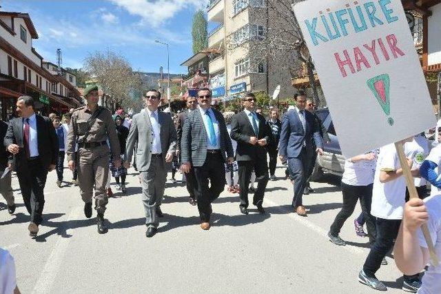 Ağızlar Kirlenmesin Diye ’küfre Hayır