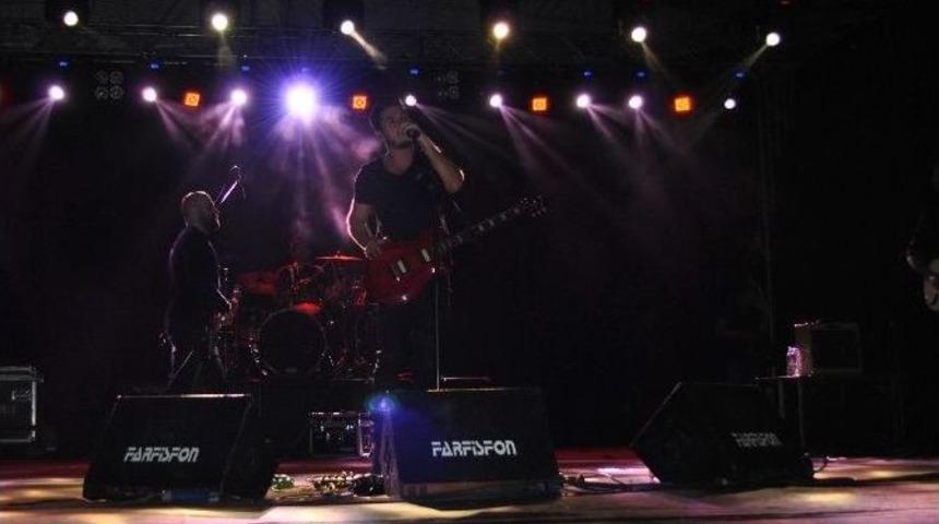 Ad&uuml; &Ouml;ğrencileri Kolpa Konseriyle Coştu