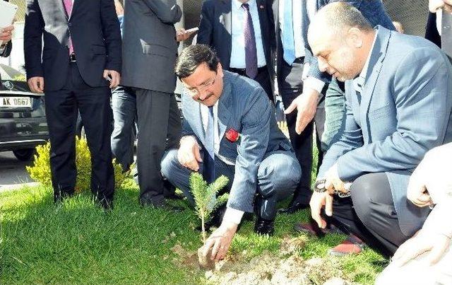 Çocuk Kulübü’nde Çocuklar Kur’an-ı Kerim Öğreniyor