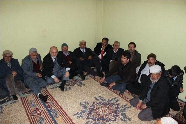 Ak Partili Fırat Karayazı&rsquo;ya &Ccedil;ıkarma Yaptı 2