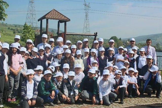 İzmit&rsquo;te Vatandaşların Katılımıyla &Ccedil;evre Temizliği Yapıldı 2