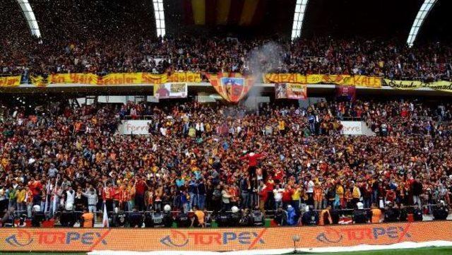 Kayserispor'da Süper Lig Kutlaması Karşıyaka Maçında