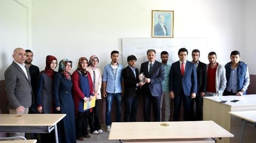 Başkan &Ccedil;akır, Yerel Y&ouml;netim Dersi Verdi