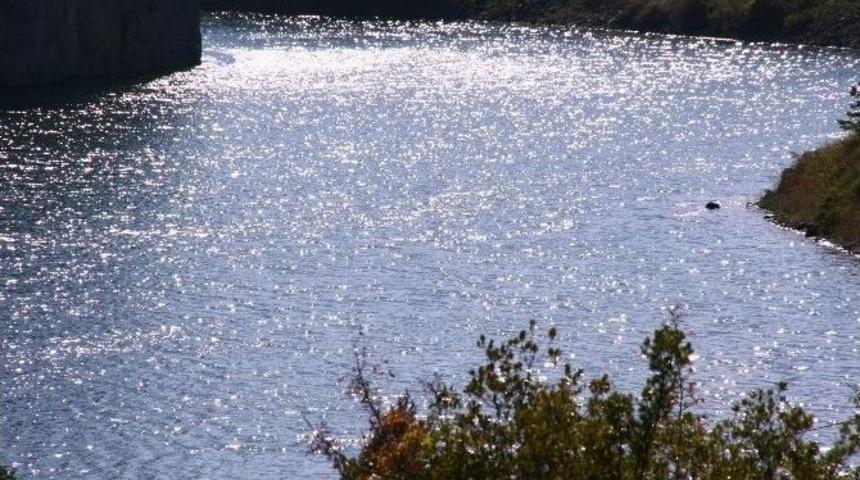 &lsquo;su&rsquo;da B&uuml;y&uuml;k İsraf