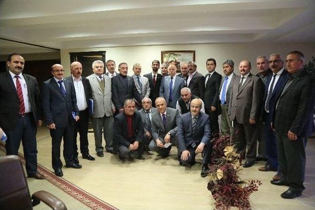 Başkan Sekmen İl Merkezindeki Muhtarlarla Toplantı Yaptı 1