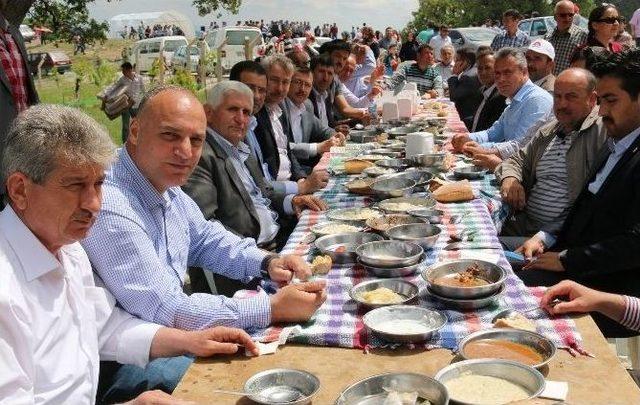Binlerce Kişi Hayır Yemeğinde Buluştu 1