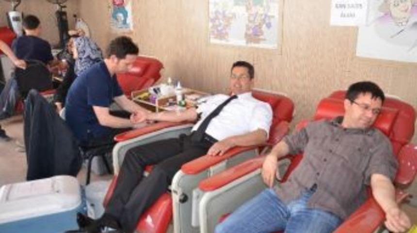Gemlik Belediyesi Personeli Kan Ve K&ouml;k H&uuml;cre Bağışladı