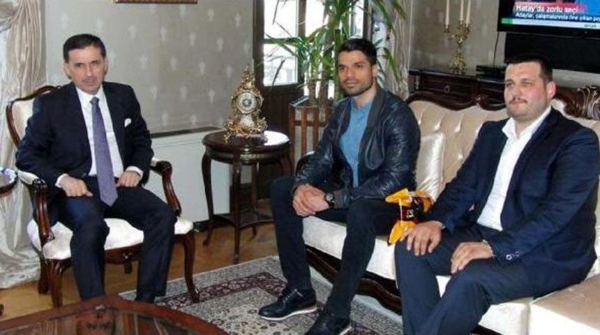Galatasaraylı G&ouml;khan Zan Organ Bağışı I&ccedil;in Hatay Valisinden Destek Istedi