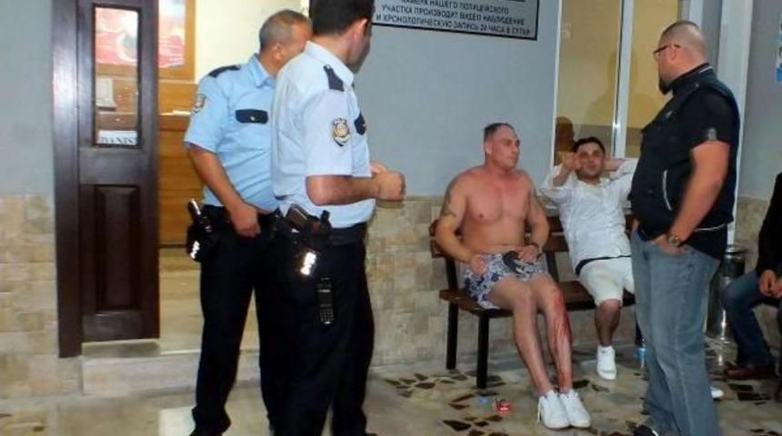 Marmaris'te Ka&ccedil;ırılmaktan Korkan 2 Turist Otele Sığındı