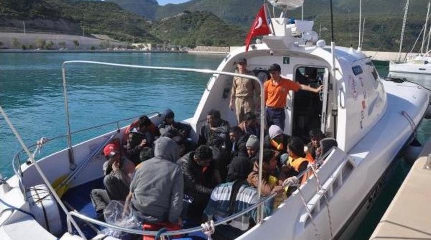 Dat&ccedil;a'da Myanmar Uyruklu 20 Ka&ccedil;ak Yakalandı