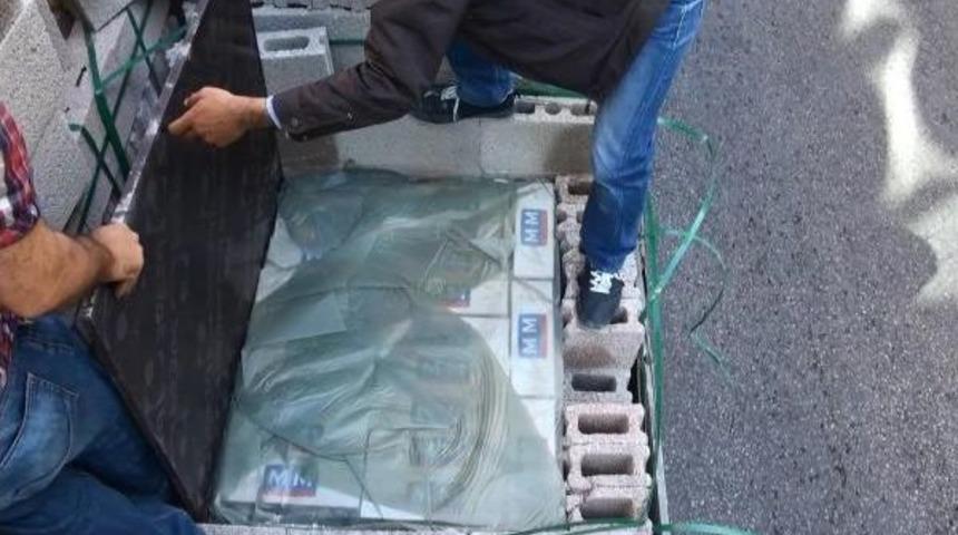 Briket Y&uuml;kl&uuml; Kamyondan 114 Bin Paket Ka&ccedil;ak Sigara &Ccedil;ıktı