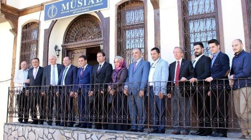 Nazlı Ve Gazel M&uuml;siad&rsquo;ı Ziyaret Etti