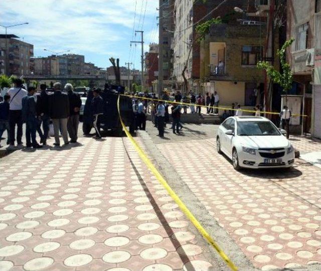 Diyarbakır'da Silah Ve Satırlı Kavga: 4 Yaralı