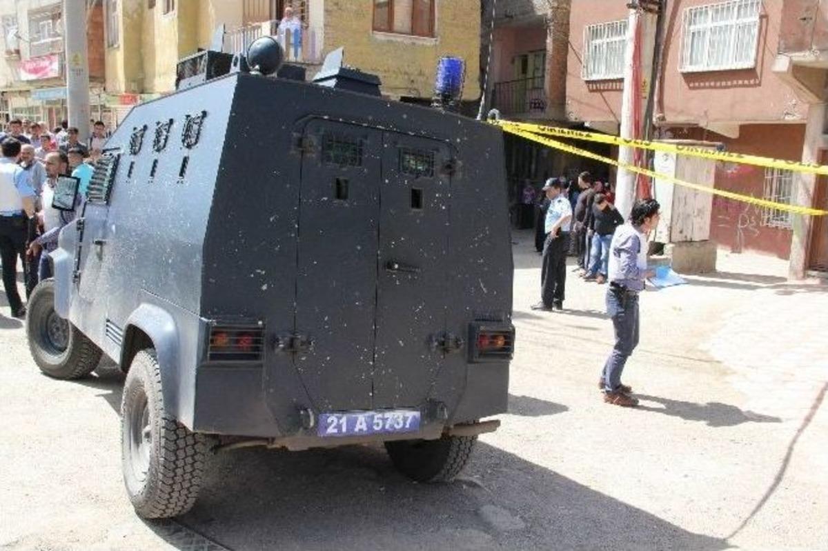 Laf Atma Kavgasında Kan D&ouml;k&uuml;ld&uuml;: 4 Yaralı