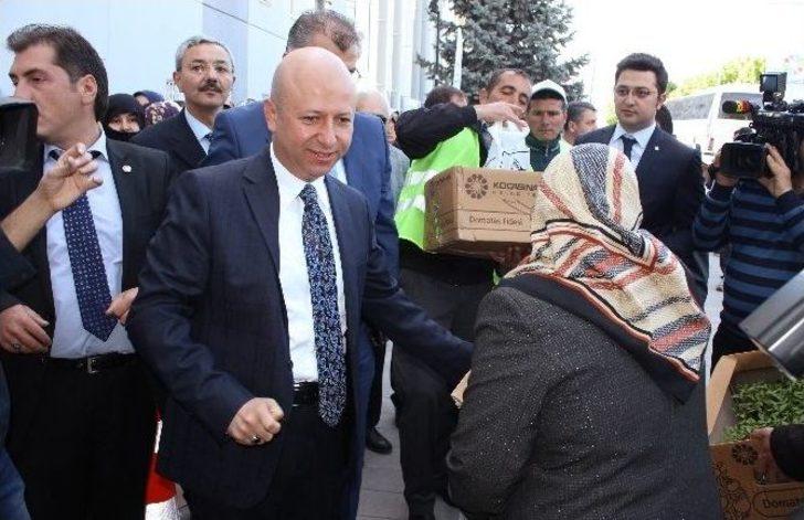 Kayseri’de 500 Bin Domates Fidesi Ve 1 Ton Gübre Dağıtıldı G5