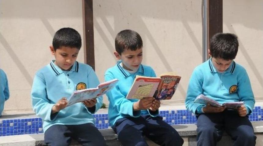 Cizre&rsquo;de &rsquo;kitap Okuyoruz&rsquo; Kampanyası