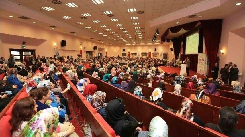 Ak Partili İffet Polat: &ldquo;cinsiyet Değil Roller &Uuml;zerinden Konuşalım&rdquo;