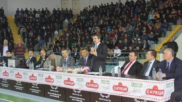 Çaykur’a Alınacak Bin 652 Kişi İçin Kura Çekimi Rize Kapalı Spor Salonu’nda Başladı