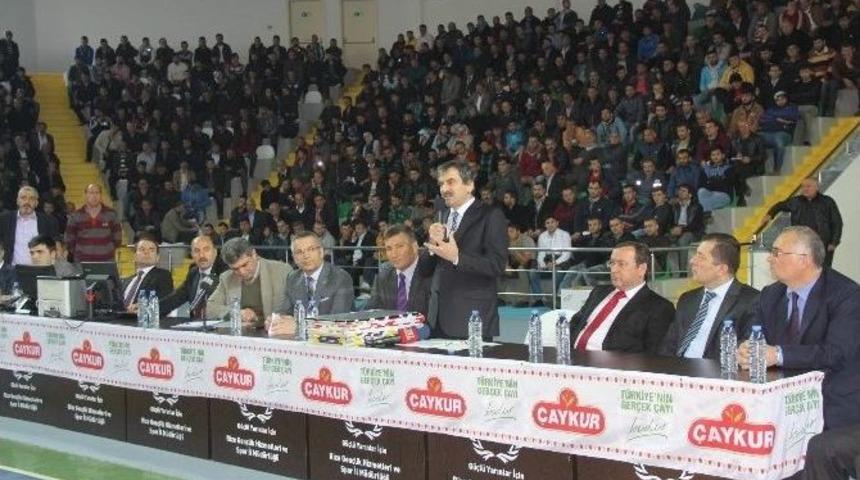 Çaykur’a Alınacak Bin 652 Kişi İçin Kura Çekimi Rize Kapalı Spor Salonu’nda Başladı