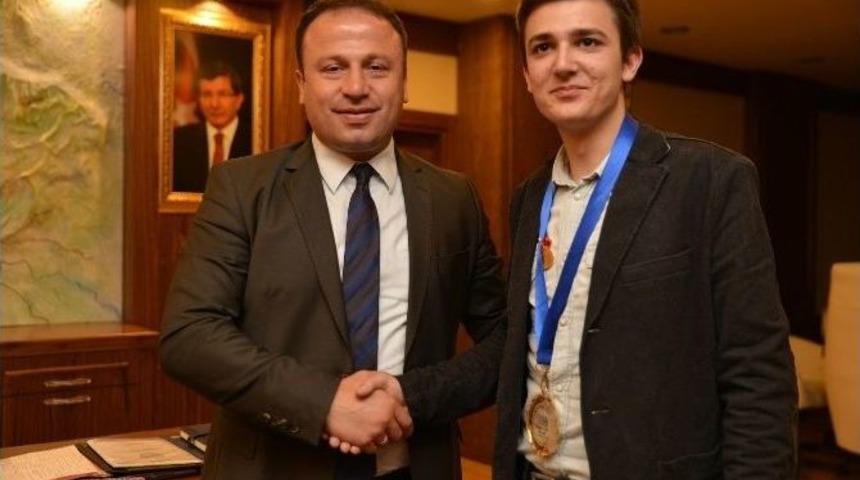 Arda&rsquo;ya Altın &Ouml;d&uuml;l&uuml;