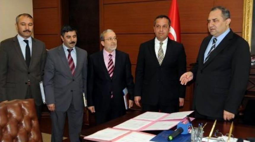 Enerji Şirketinden &Ouml;ğrencilere Kitap