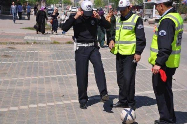 Sarhoş Etkisi Yapan Gözlükle Sürücülere Alkol Uyarısı