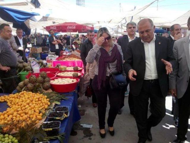 Salı Pazarı'nı Gezen Gürsel Tekin: Kıme Dokunuyorsan Dert Küpü