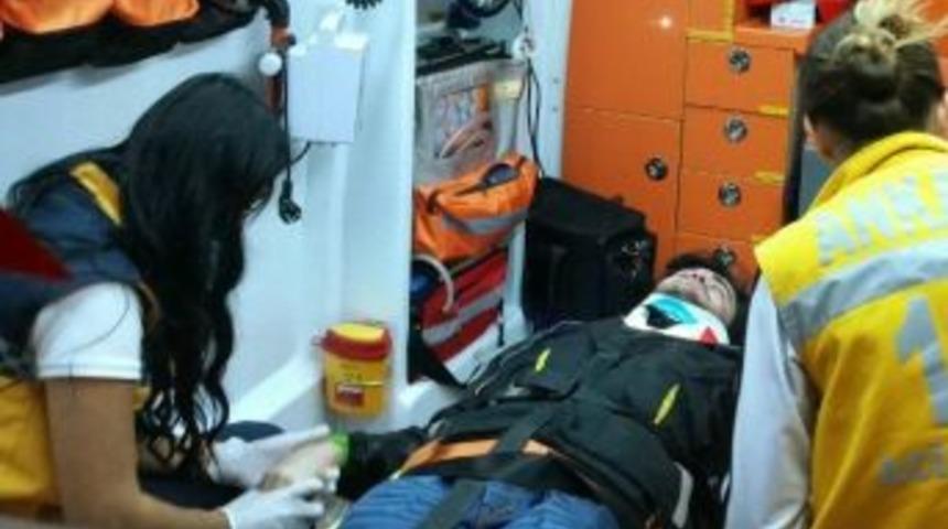 Otomobil İle Motosiklet &Ccedil;arpıştı: 1 Yaralı