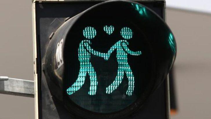'Eşcinsel trafik ışıkları' geliyor