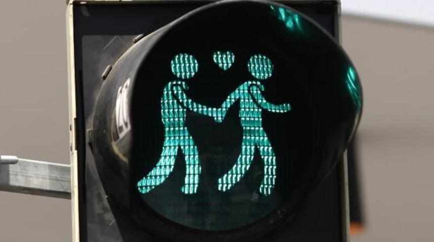 'Eşcinsel trafik ışıkları' geliyor