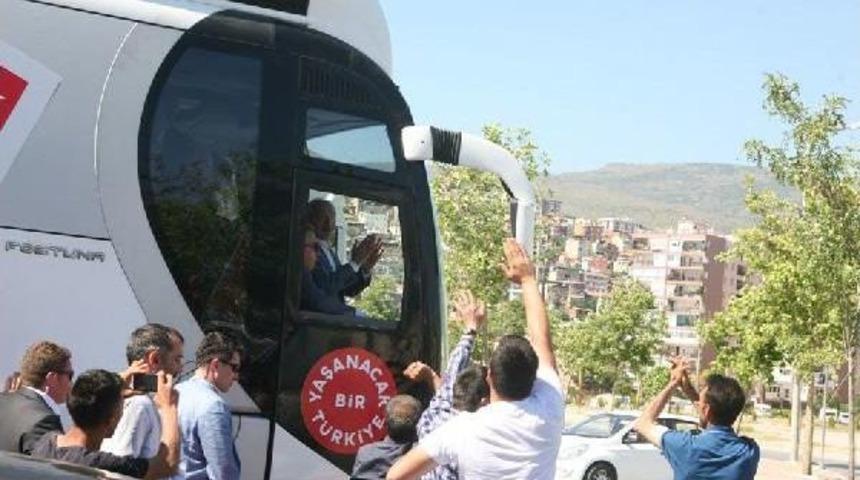 Kemal Kılı&ccedil;daroğlu'na, İzmir'de Coşkulu Karşılama (4)