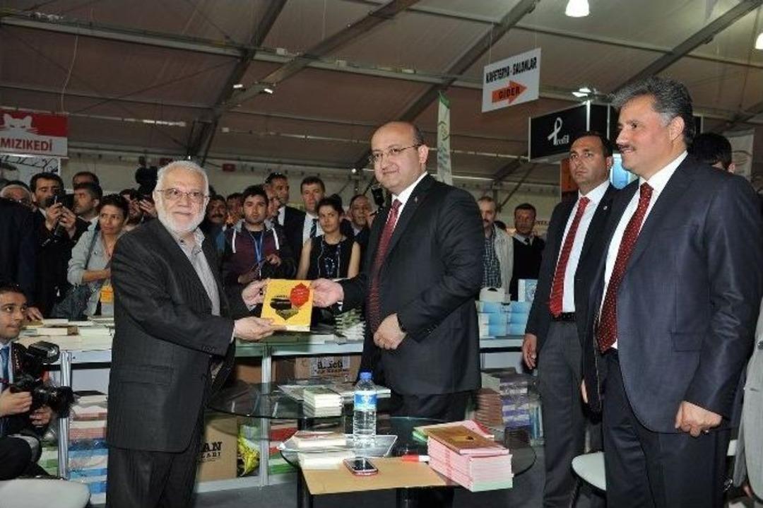4. Malatya Anadolu Kitap Fuarı A&ccedil;ıldı