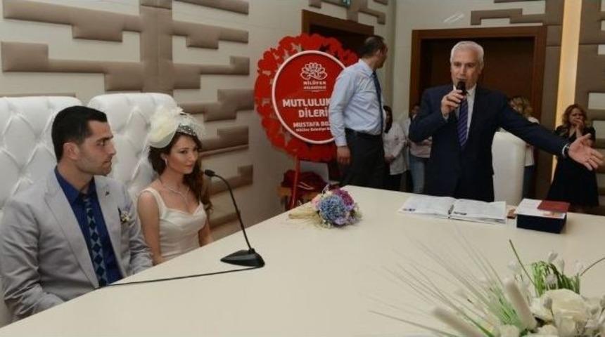 Nil&uuml;fer Nikahevi&rsquo;nde 5-5-5 &Ccedil;ılgınlığı