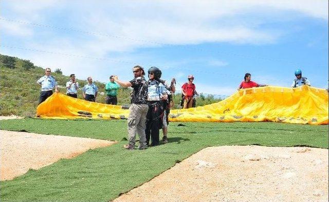 Polislerden "aklınız Ve Kaskınız Başınızda Olsun" Atlayışı 1