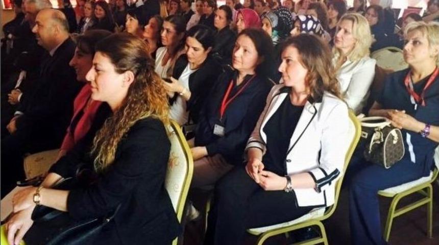 Ebeler Ve Hemşireler G&uuml;n&uuml;