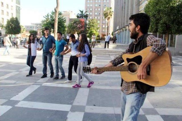 Şanlıurfa da  stadyumlar Grup Yorum a A&ccedil;ılsın  Eylemi 1