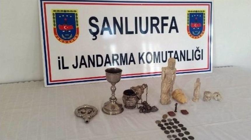 Şanlıurfa&rsquo;da 36 Par&ccedil;a Ka&ccedil;ak Tarihi Eser Yakalandı