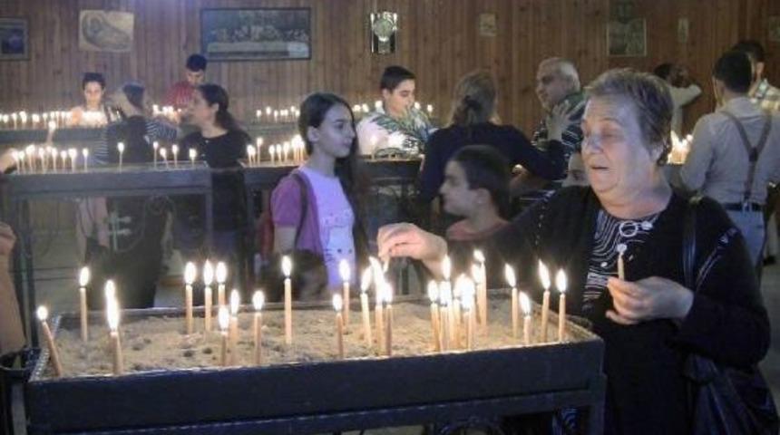 Kilisede Hıdırellez Kutlaması