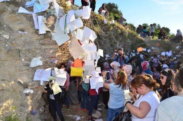 Hıdırellez'de Hacet Dede Türbesi'ne Dilek Akını