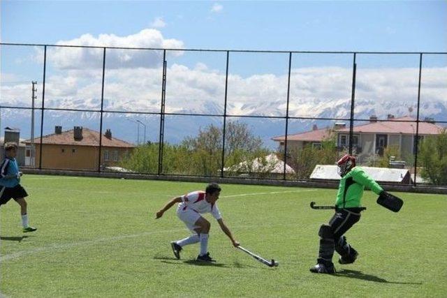 Erzincan&rsquo;da &Ccedil;im Hokeyi Heyecanı 1