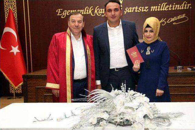 Başkan Kadıoğlu’ndan 05.05.2015 Tarihine Özel Nikah Merasimi