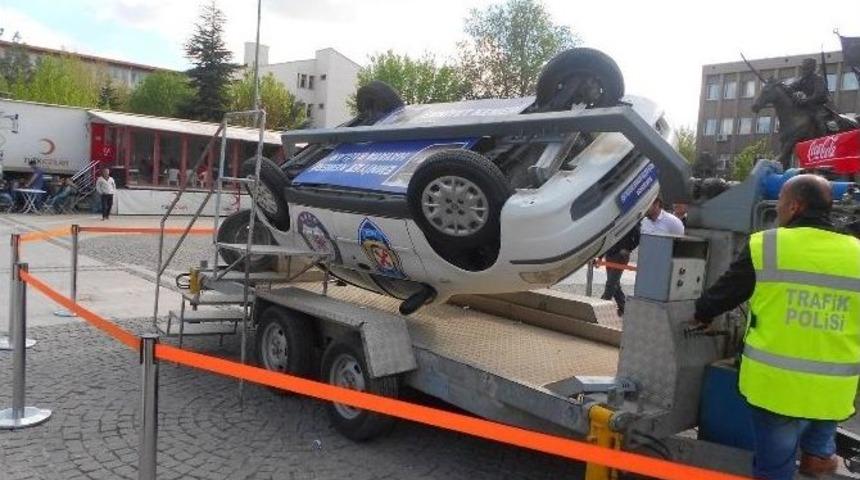 Uşak&rsquo;ta Emniyet Kemeri Sim&uuml;lasyon Aracına Yoğun İlgi