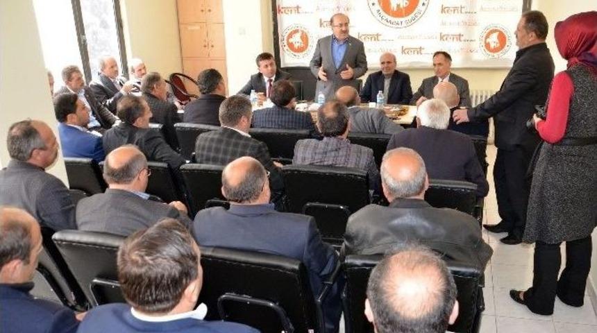 G&uuml;mr&uuml;k&ccedil;&uuml;oğlu Mahalle Muhtarları İle Toplantılarını S&uuml;rd&uuml;r&uuml;yor
