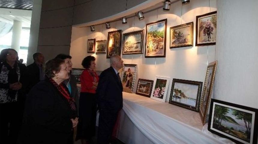 Yenimek Kursiyerleri Eserlerini Sergiledi