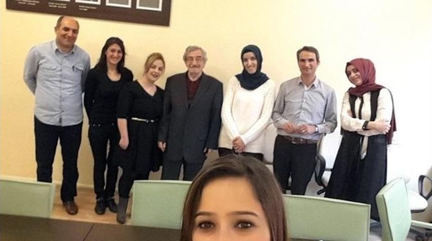&rsquo;selfie&rsquo; Tez Konusu Oldu